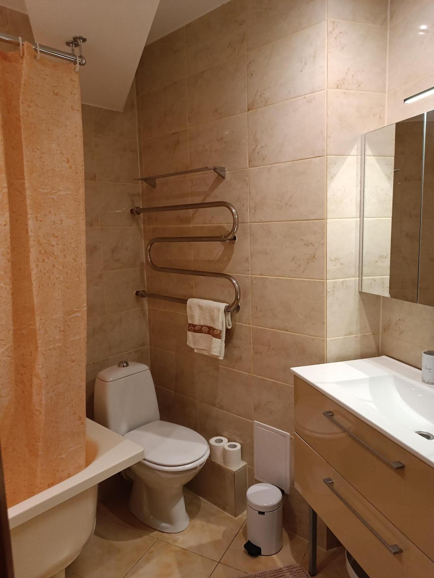 Quiet Dzelzavas Street Apartment リガ エクステリア 写真