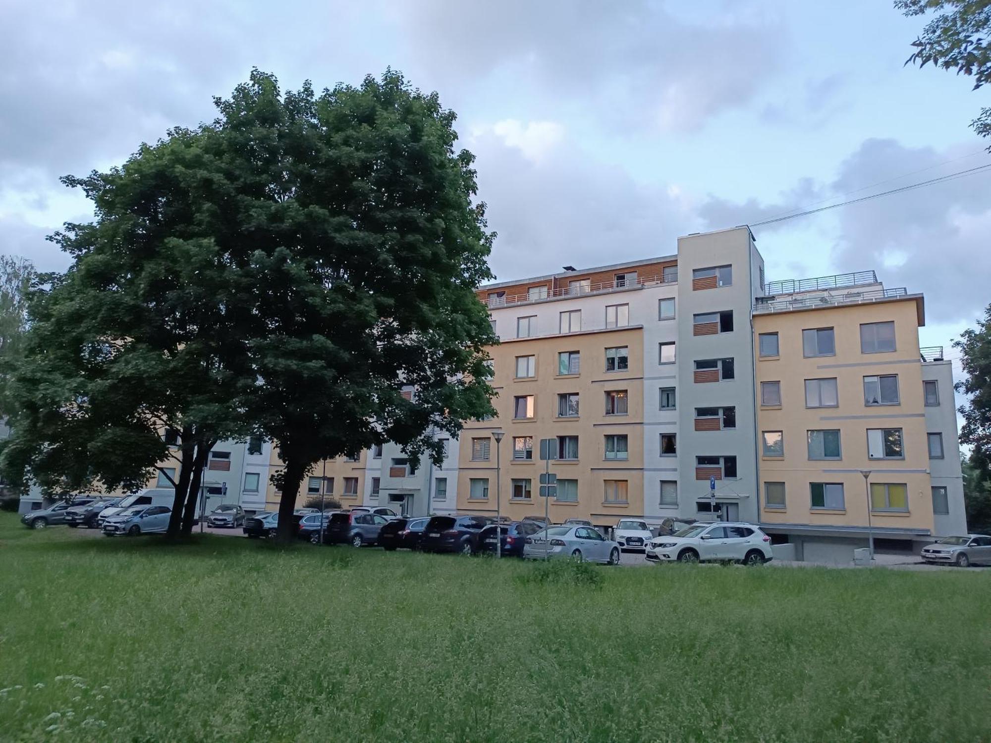 Quiet Dzelzavas Street Apartment リガ エクステリア 写真